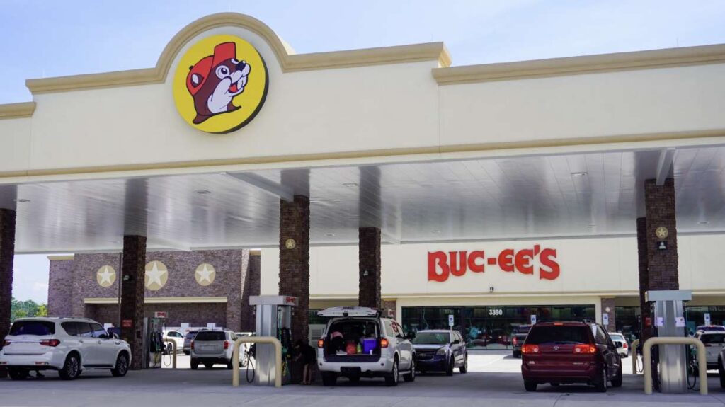 Famous travel stop center Buc-ee's coming to Springville