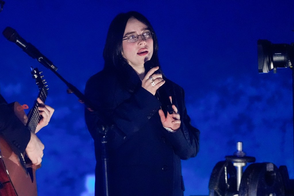 Regional events include Billie Eilish, holiday craft show and seasonal happenings (Weekend roundup) Regional events include Billie Eilish, holiday craft show and seasonal happenings (Weekend roundup)