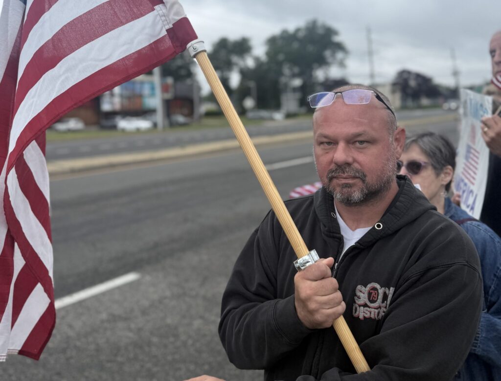 Union electrician, Navy veteran joins Democratic primary to take on Chris Smith