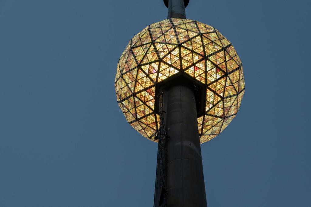Times Square to feature patriotic ball drop for New Year’s Eve Times Square to feature patriotic ball drop for New Year's Eve