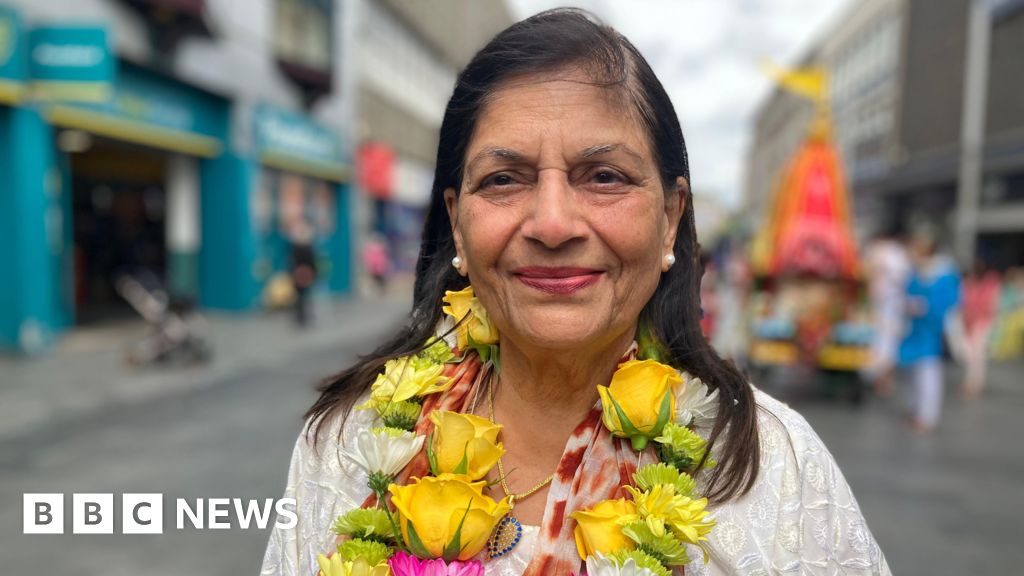 Tributes as Leicester’s Manjula Sood – UK’s first female Asian lord mayor Tributes as Leicester’s Manjula Sood – UK’s first female Asian lord mayor