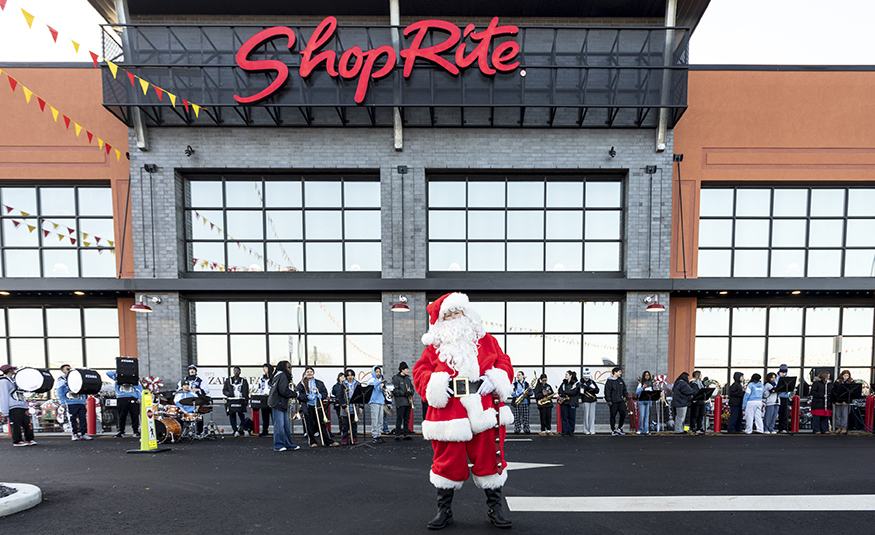 Zallie Family Markets opens new ShopRite in Clementon (photos) Zallie Family Markets opened its state-of-the-art ShopRite in Clementon Dec. 7 – with some help from Santa himself. - PROVIDED BY ZALLIE FAMILY MARKETS