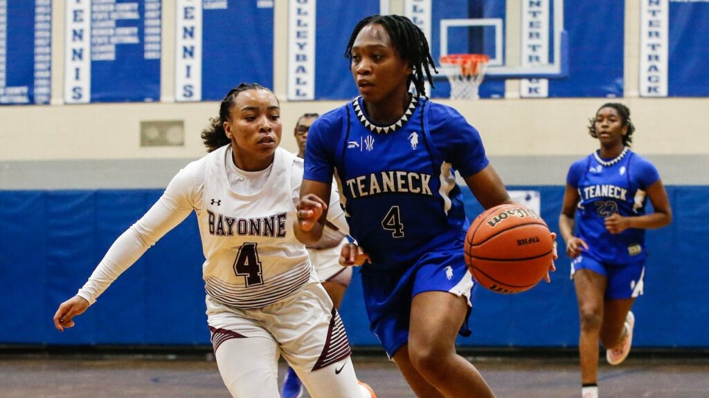 Celestin leads Teaneck past No. 17 Bayonne at Showdown in the 6ix - (Photos)