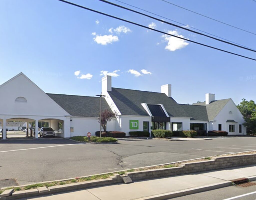 Police Investigate Reported Bank Robbery