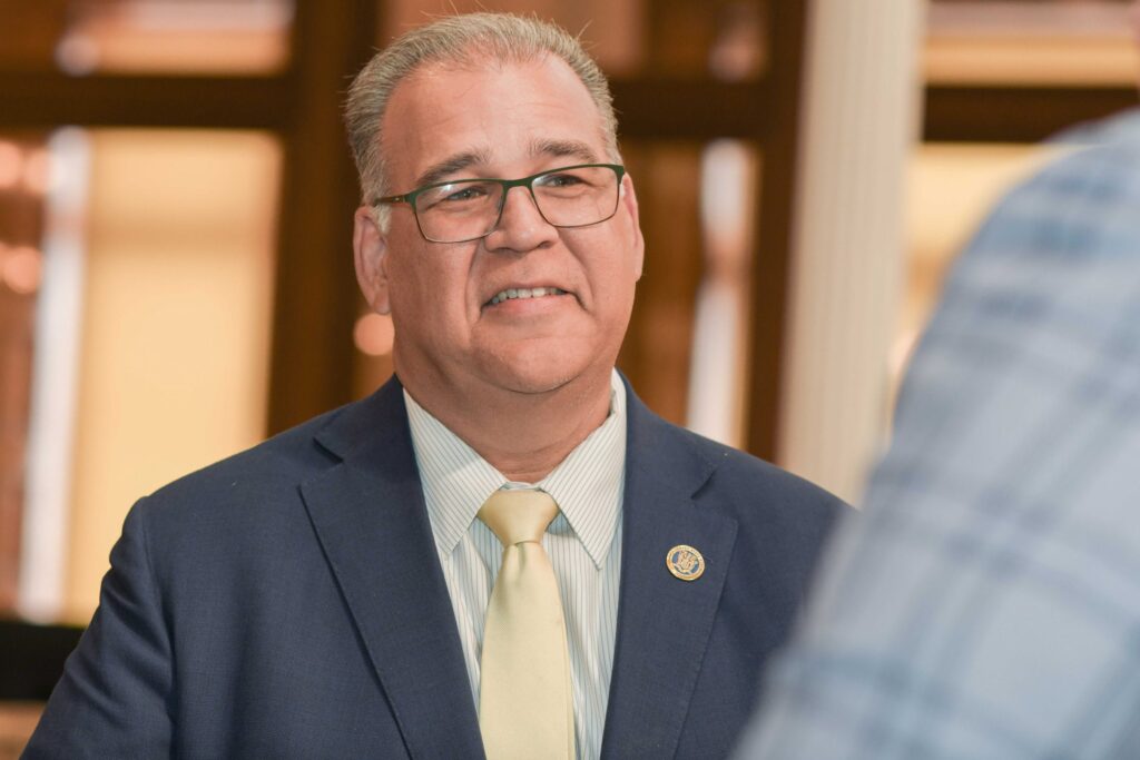 Bridgewater students help write Steinhardt lung cancer screening bill